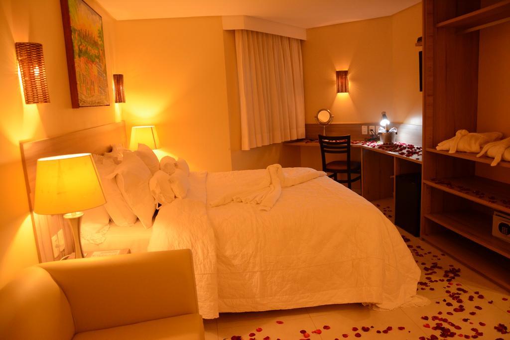 Hotel Anahi Жабуатан-дус-Гуарарапис Экстерьер фото